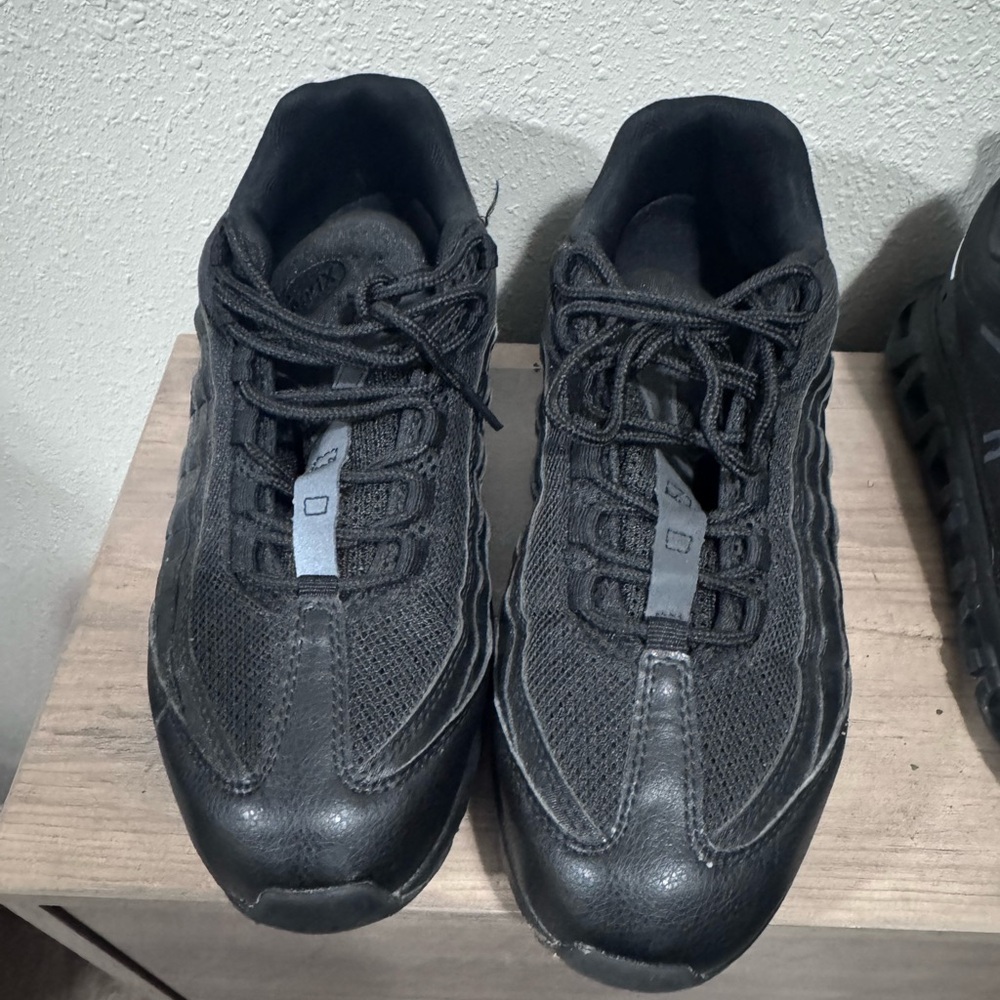 Nike Black Men's Athletic Shoes Air Max 95
